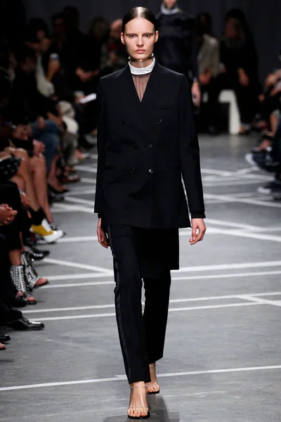 Look 4
